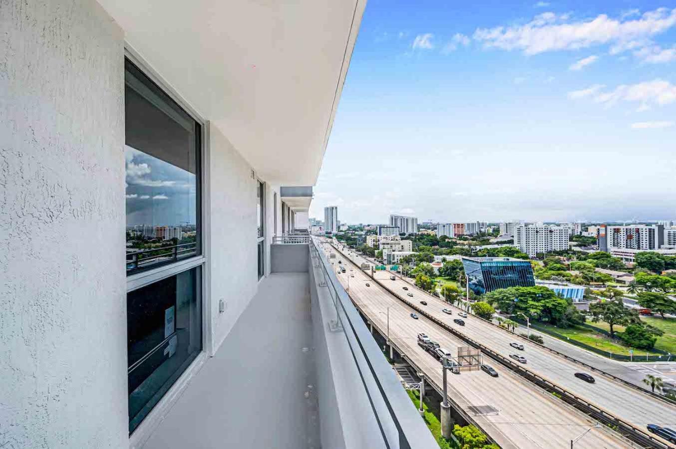 Amazing 3 Bed Unit In Dwntwn Miami With Free Parking Apartment Exterior photo